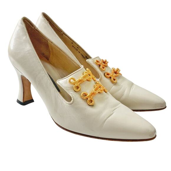 Bally Ivory Leather Chain Pumps — Vintage Milan, Quiet Luxury, Fall Runway | 90s - Picture 1 of 16